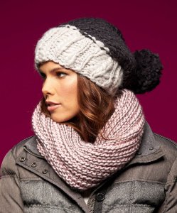 Coarse Knitted Hat with Pompon